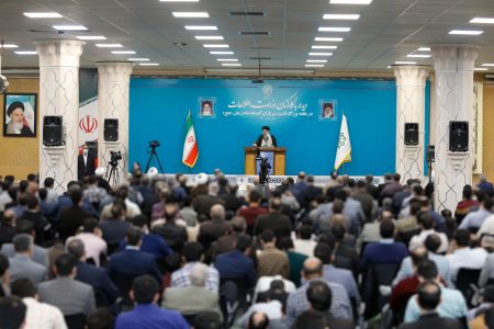 دست سودجویان و مفسدین را قطع کنید