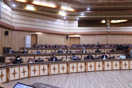  مشکلات جوانان ریشه‌ای حل شود/ جای خالی جوانان در جلسه‌ای که برای آنها بود/ پیری بحران جدی گیلان