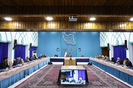 پایبندی به موازین قانونی در زندگی اجتماعی یک اصل است