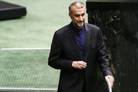 استیضاح وزیر امور خارجه کلید خورد