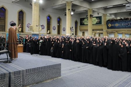 حرکت آفرینی در میدان سیاست/ زنان در میدان مجاهدت