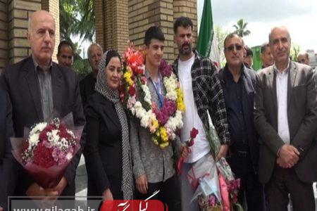 بازگشت افتخارآمیز نائب قهرمان کشتی دانش آموزان دنیا به آستانه اشرفیه