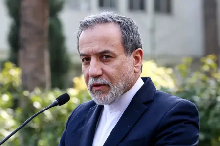 میدان، دیپلماسی و رسانه در کنار یکدیگرند/ جنگ روایت‌ها از جنگ واقعی سخت‌تر و مهم‌تر است