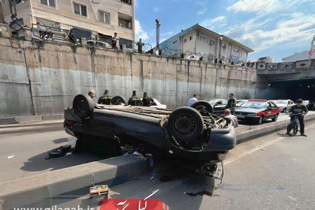 ۲ مصدوم درپی واژگونی خودروی سواری در زیرگذر رشتیان