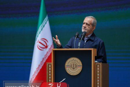 هر مسئله‌ای که به مثابه تحریم داخلی برای فعالان اقتصادی مزاحمت ایجاد کرده را رفع می‌کنیم