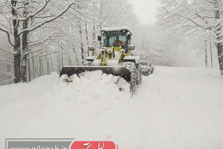 برف‌روبی ۴۹۲۵ کیلومتر باند از محورهای گیلان