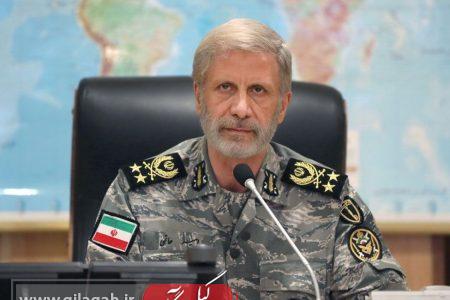 فرمانده کل ارتش: تعرض به این مرز و بوم با پاسخی کوبنده مواجه می‌شود